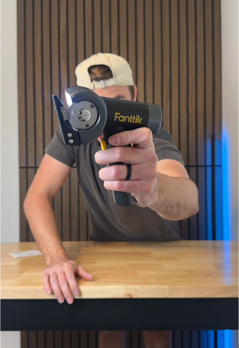 Never using regular scissors again #fanttik #fanttikscissors #electricscissors #boxcutter  