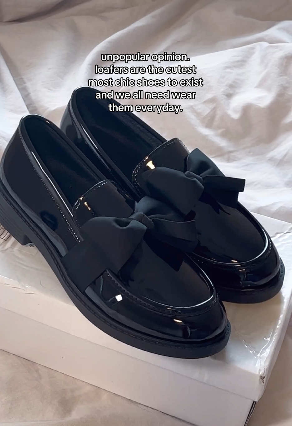 Unpopular opinion but loafers are the cutest shoes to exist! Especially if they come with a bow. #loafers #bows #basicshoes #ttshopfinds #springshoes #summershoes #springoutfit #blackshoes 