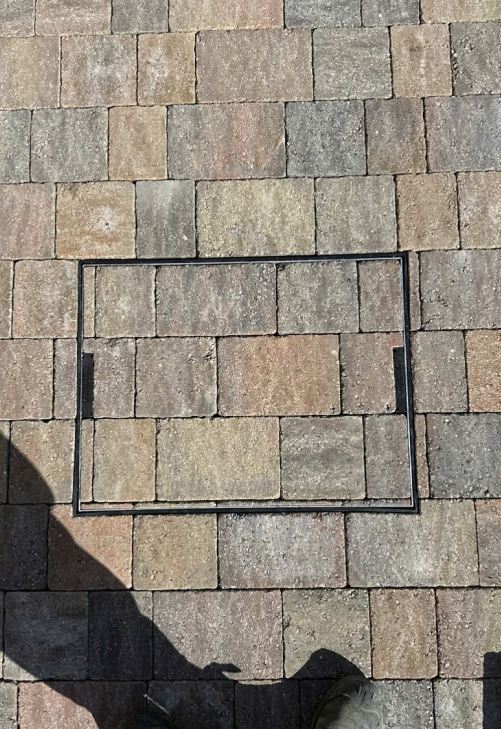 Watch this satisfying timelapse of a recessed manhole install with block paving — every cut perfectly on point. Precision work that hits different! #Timelapse #Landscaping #BlockPaving #Satisfying #BeforeAndAfter #PrecisionWork #ManholeCover #UKLandscaping