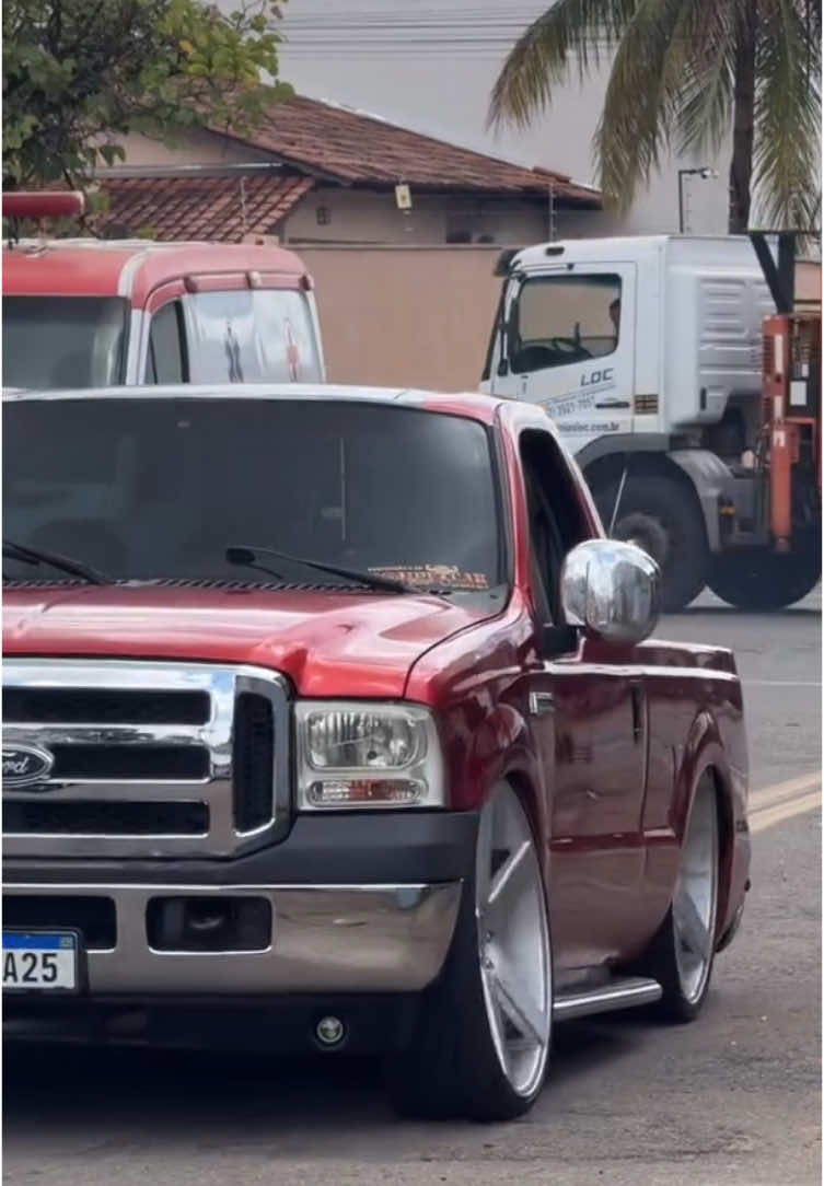 Tal da F250😍 #somautomotivo #pedokaguinchos #competcar #f250 #f250rebaixada #suspensaoaar #curiosidades #triogoiano