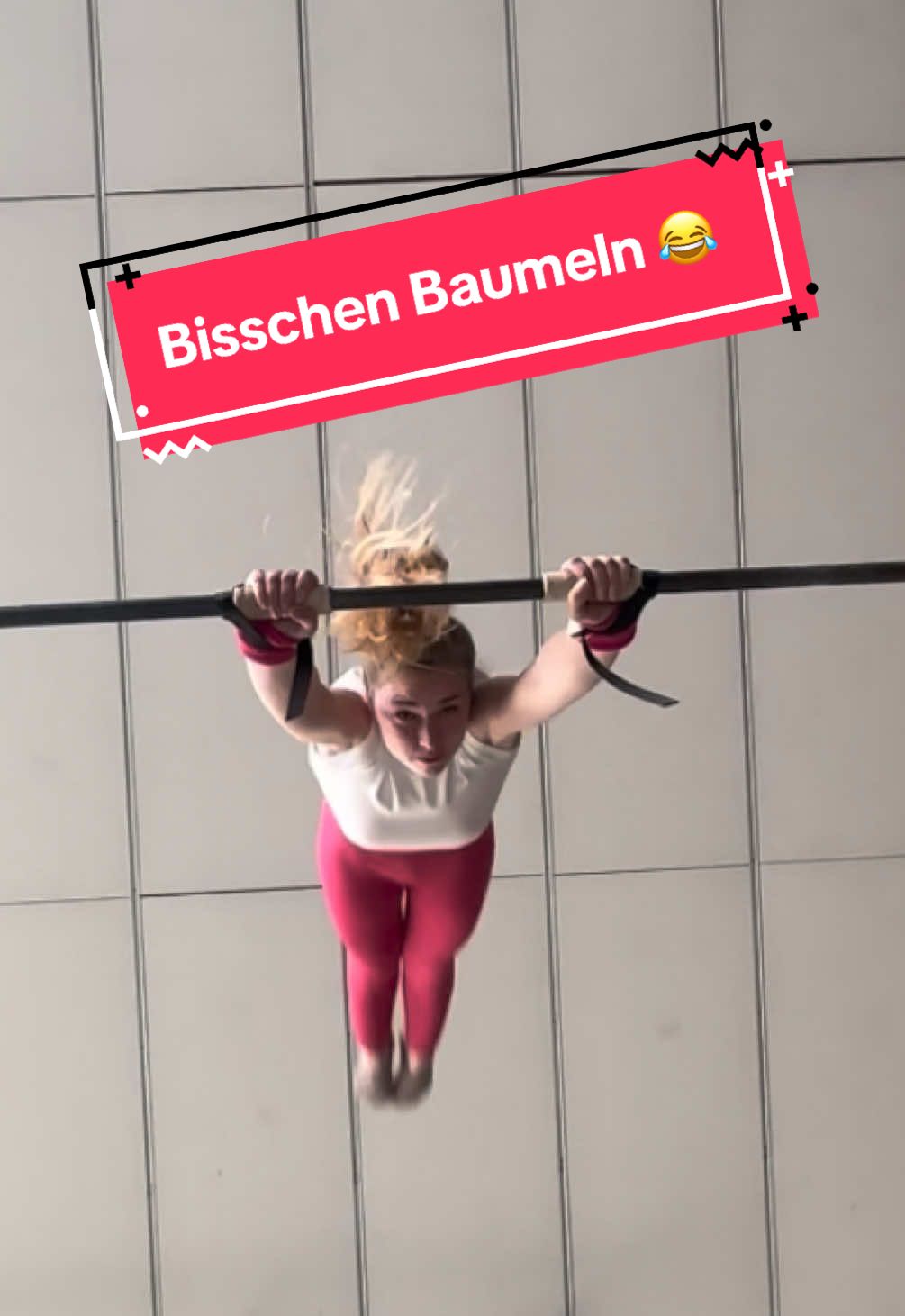 Bisschen baumeln…. 😂 #fy #fyp #training #viral #gym #gymnastics #schlaufen #schwingen #gymgirl 