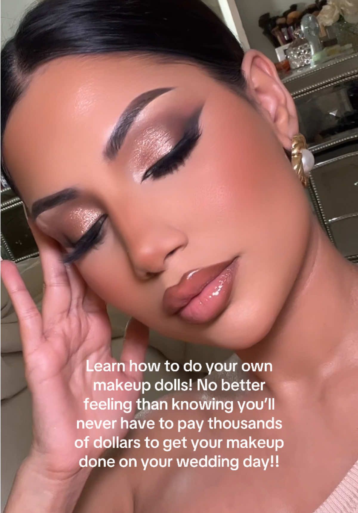 Start watching tutorials neoooow!  #makeup #eyeshadowlook #makeuptutorial #fyo 