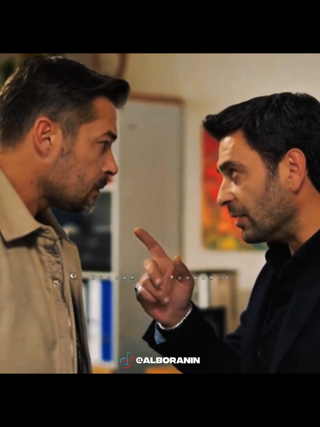 ولاك بغل 😂😂😂😂 . . . . #UzakŞehir #Uzaksehir #ozanakbaba #SinemÜnsal #CihanAlbora #AlyaAlbora #CihAl #مسلسلات_تركية #المدينة_البعيدة #الهيبة #fypシ゚ #fyp #trendingvideo 