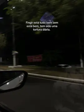 Não tem sido fácil fingir que tá tudo bem.  #ansiedade #desanimo #pensamentos 