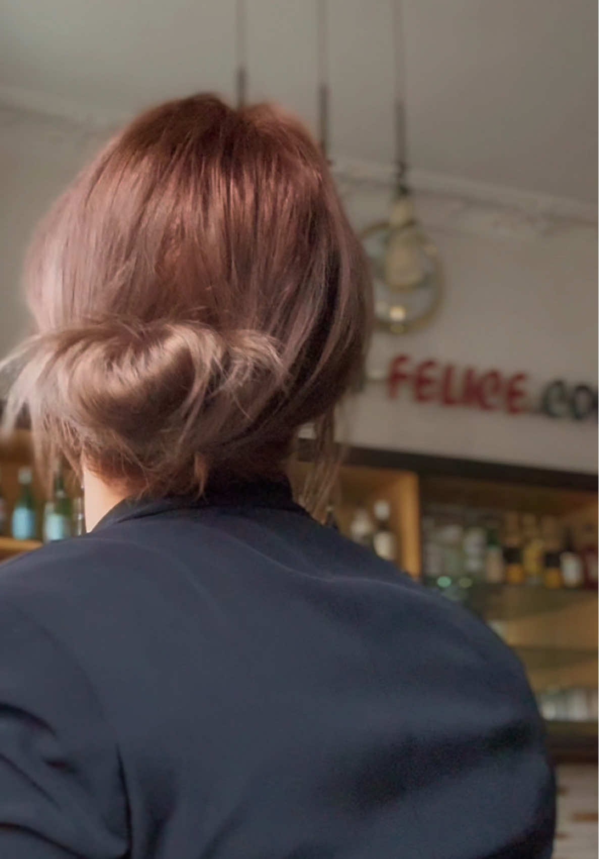 Inverted Messy Bun🖤 #bunhairstyle #HairHacks #hairtipsandtricks #bunhairhack #invertedbun #updohairstyle #gotohairstyle #hairtutorial #shorthairstyles #hairupdo #hairtok #hairstyle #messybun #simplehairstyle #hairaesthetic 