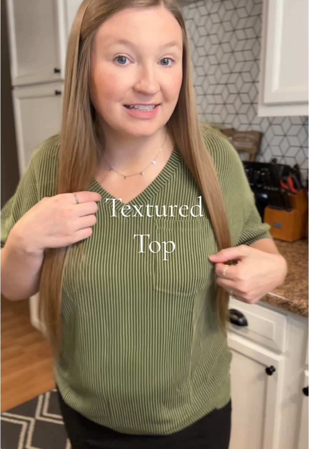 This ribbed textured top is the perfect everyday top💕 #ribbedtop #texturedtop #casualoutfits #casualstyle #summertops #SummerFashion #womensfashion #momoutfit #momoutfitinspo #casualtop 