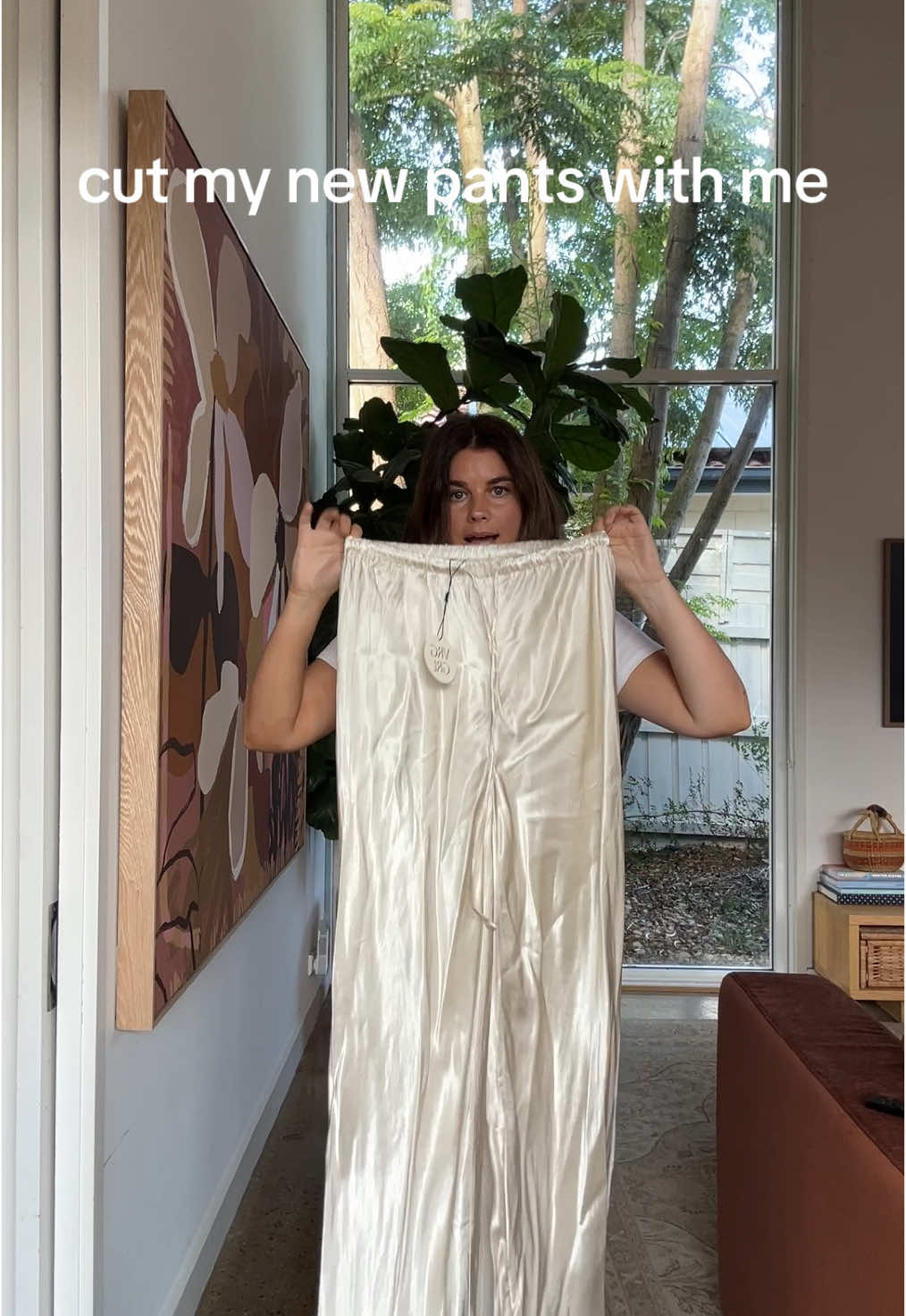 Who else owns a pair or fabric scissors and isn’t afraid to use them? #fashiontok #easymumstyle #outfitinspo #outfitideas #everydaystyle #styleinspo #fashiontiktok #styletips 