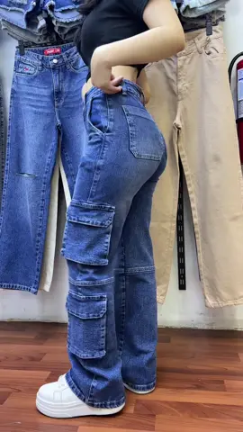 ¿Ya solitaste nuestro catálogo? 🤩 Contamos con 03 catálogos 🛍️ Por unidad, mayor (03) y docena 👖#cargojeans #galeriamonarca219 #lakoketa #pudesajeans #viral 