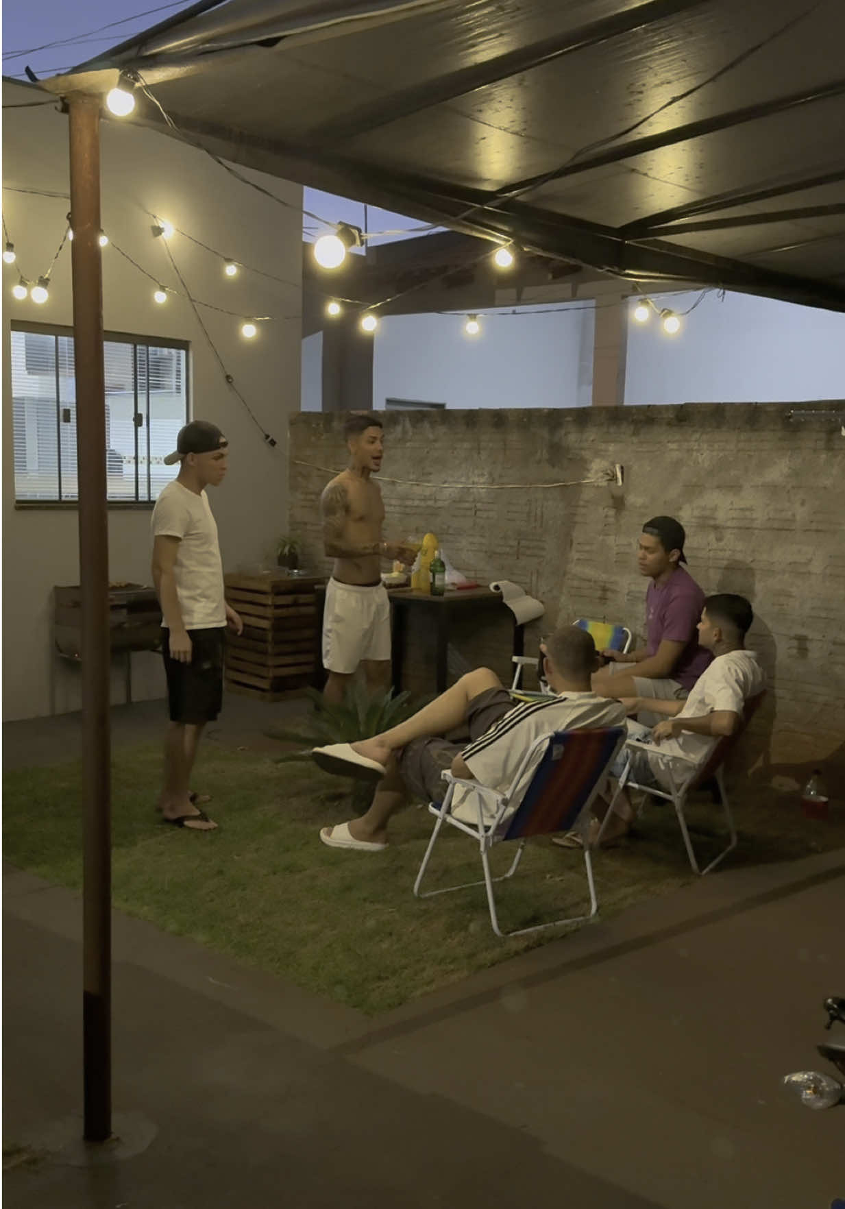 Aquele churras com os amigos 🏠🥩 #morandosozinho #diaadia #rotina #churrasco #resenha 