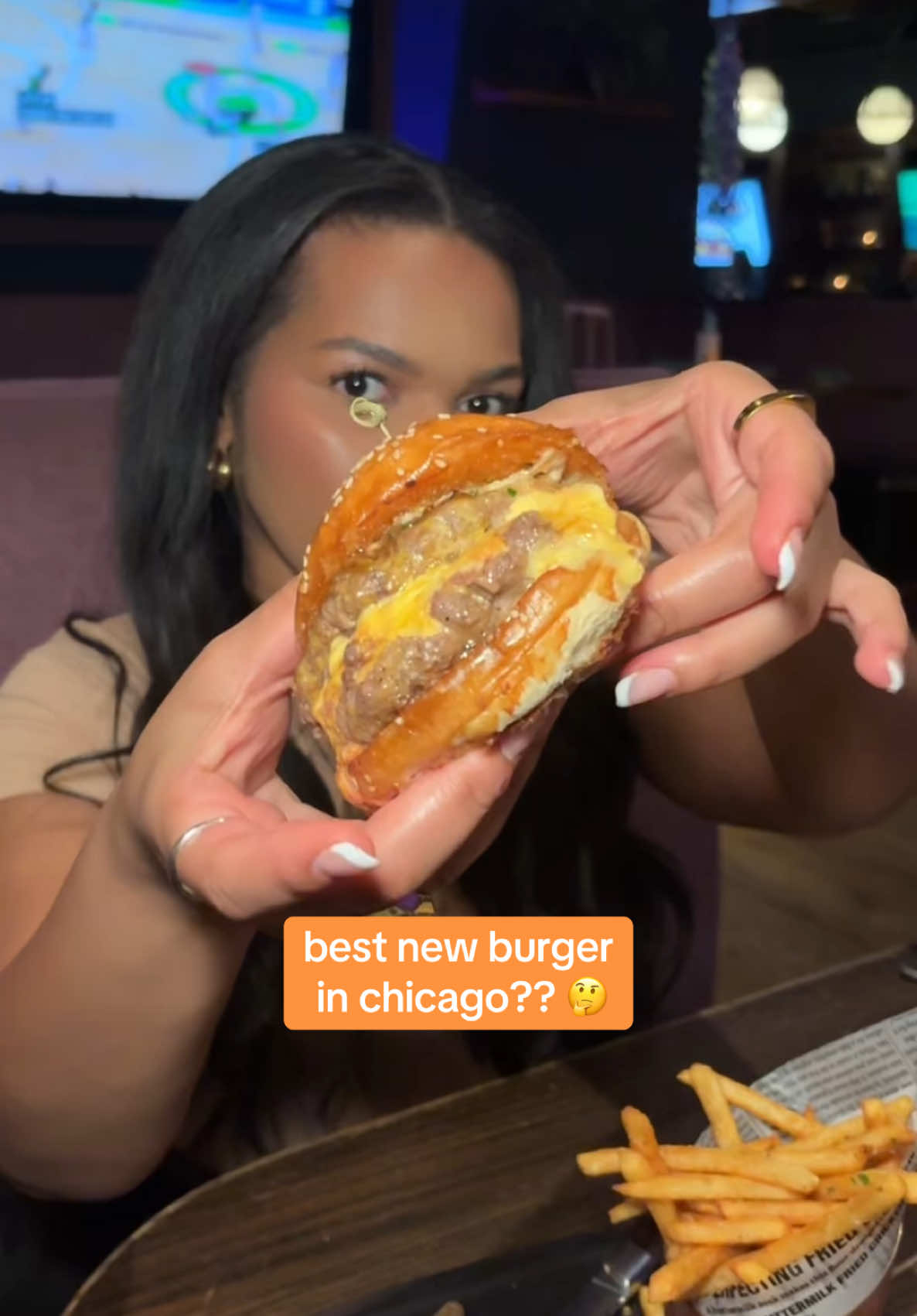 This year I really am on the hunt for the best burger in chicago! 🍔 🤩This is definitely a contender. #chicago #chicagotiktok #chicagofood #chicagorestaurants 