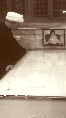 ألشيخ البزوني على قبر السيد الخوئي  .  . . من زيارة الشيخ جميل البزوني حفظه الله إلى قبر السيد الخوئي رحمه الله  #الحوزة #النجف_الأشرف #مراقد_اهل_البيت #تدقيق_الشيخ_جميل_البزوني #الشيخ_جميل_البزوني #السيد_علي_السيستاني #السيد_الخوئي 