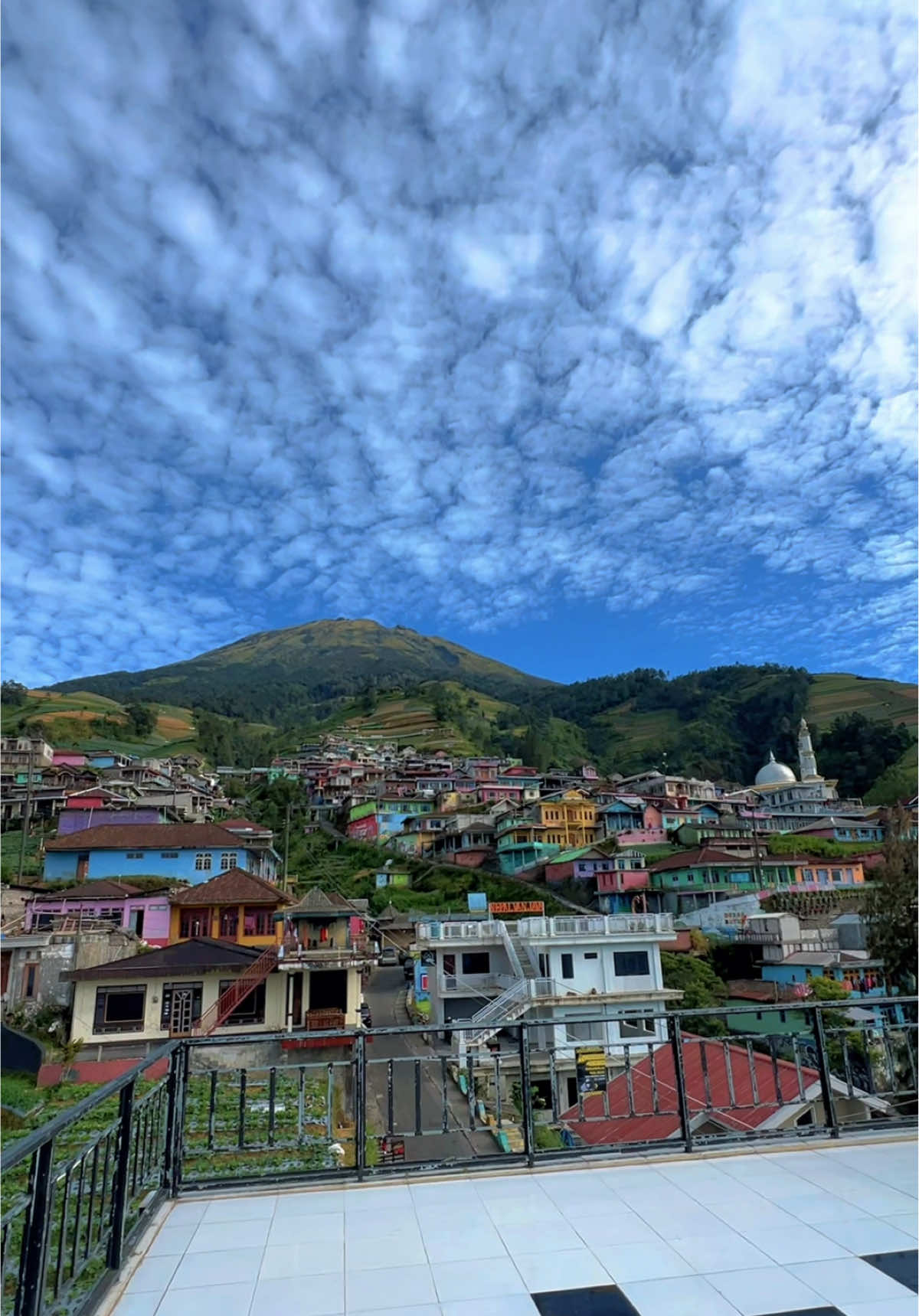 #nepalvanjava #nepalvanjava_magelang #magelang #gunungsumbing #sukomakmur #magelang24jam #jawatengah #liburan #liburanseru #liburancheck #wisatamagelang #fyp #trend #trending #trendingvideo #viral #videoviral #wisata 