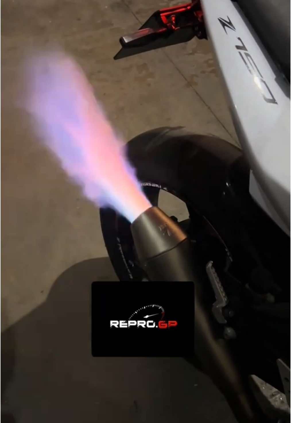 Z750 #kawasaki #harcut #2step #motogp #motorada #jerez #popandbang #launchcontrol #reprogp #bikelife 