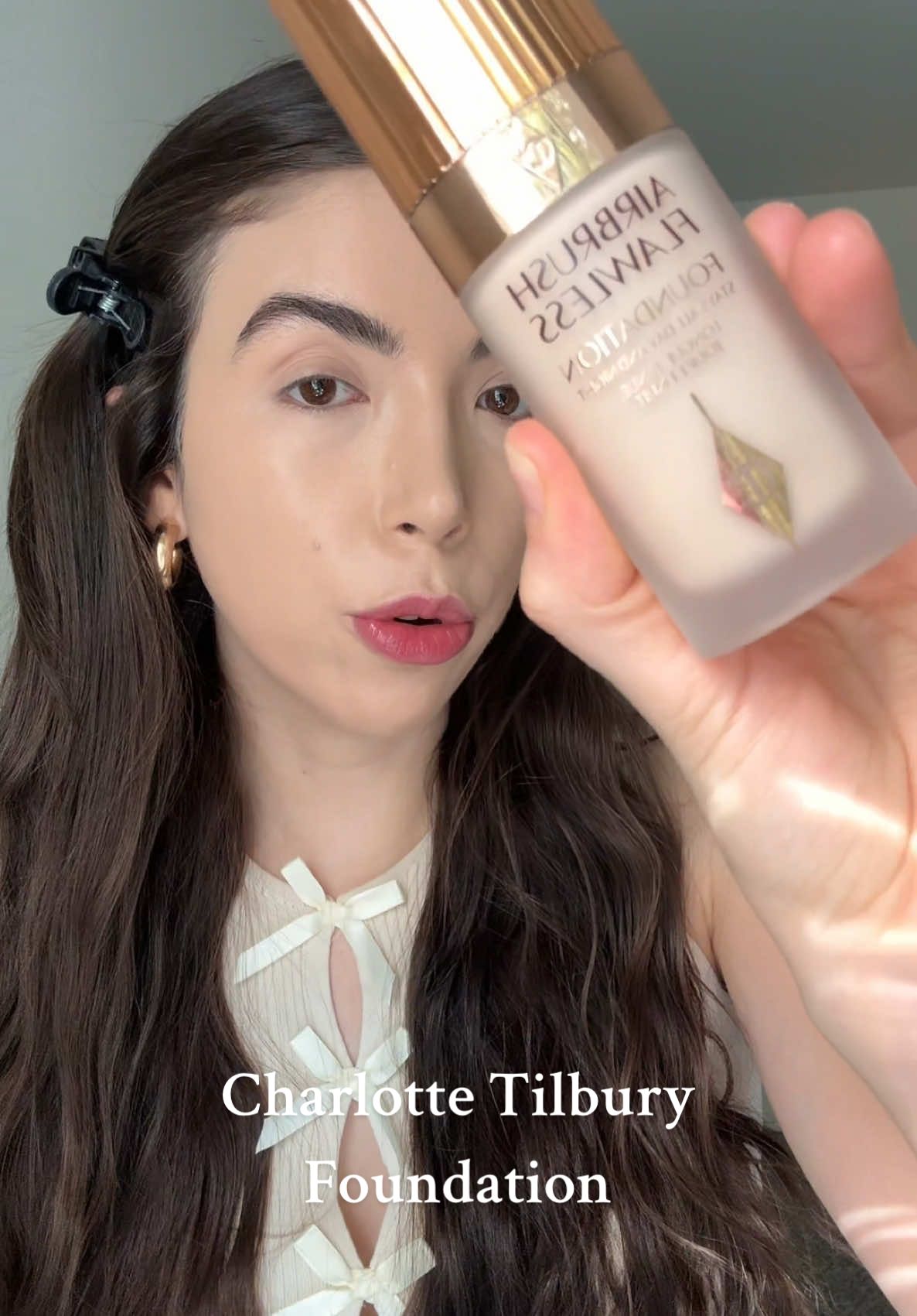 No esperaba tanto y de verdad me encantoooo 🤍🤍🤍 @Charlotte Tilbury foundation en el tono 2 Neutral 💓💓💓 #makeup #foundation 