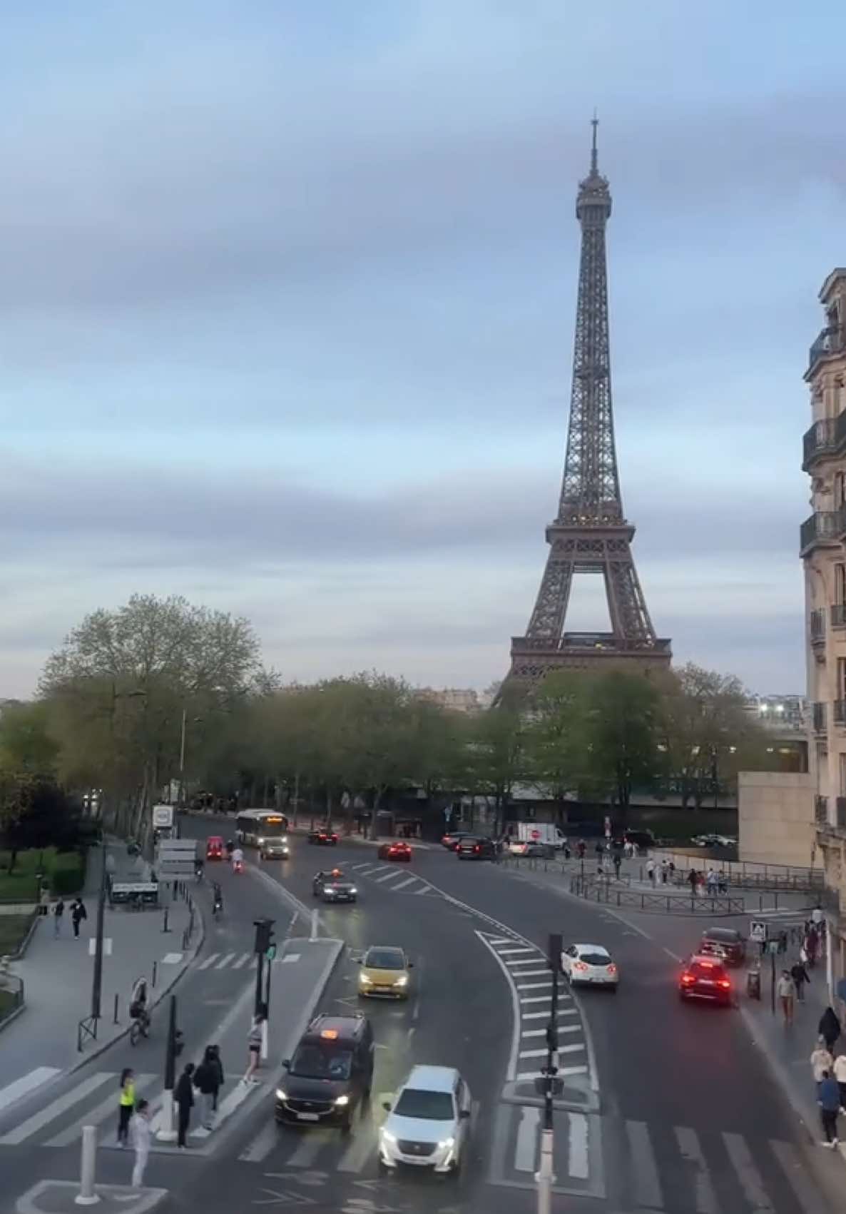 Paris. Metro line 6 ❤️