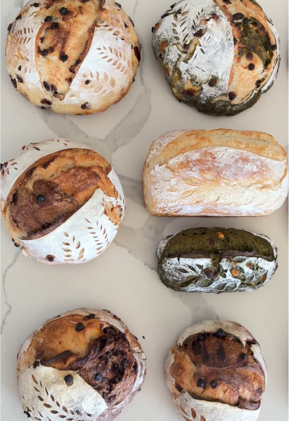 Weekends worth of baking….sneak peaks of sourdough content 👀😆  • • • #sourdough #sourdoughbread #sourdoughbaking #breadtok #bakersoftiktok #sourdoughtok #artisanbread #masamadre #lievitomadre #breadmaking #homebakery #homebakerybusiness 