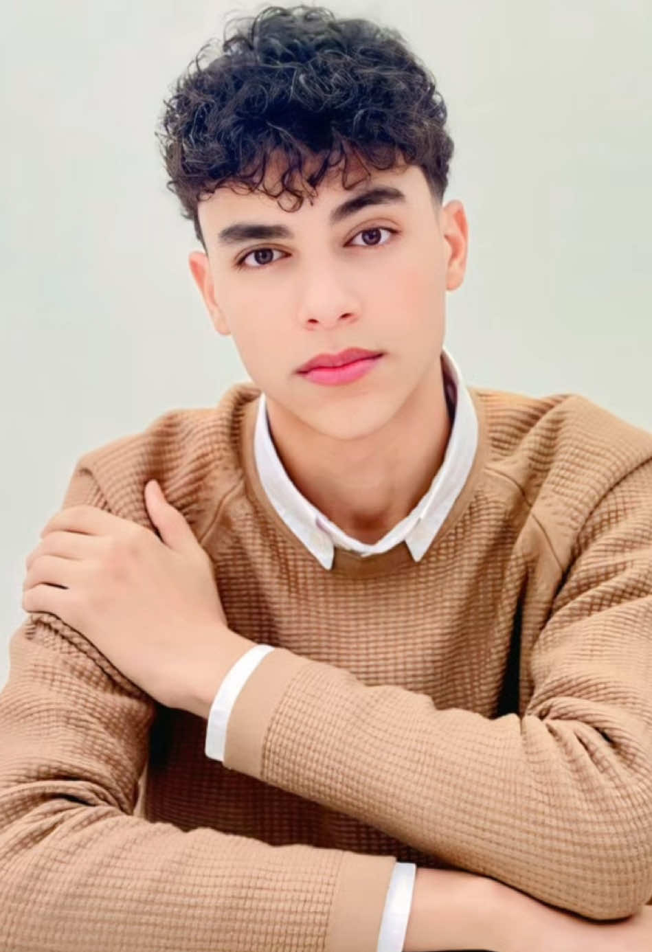 #CapCut  انا والله عمري م اذيت حد ولا عمري اتكلمت علي حد ب كلمه مش حلوه انا بحب كل الناس واتمني الخير لكل الناس ف انا عايز اللي ميعرفنيش يحاول يعرفني الفتره  دي قبل فوات الاوان محدش عارف يم مين قبل مين صدقني هتحبني اوي وربنا حاول متغلطش ف حد    ❤️‍🩹الا متعاشره ابقو ادعولي بس  مش اكتر 