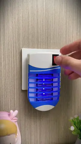 Đèn bắt muỗi 2 trong 1, vừa làm đèn ngủ, vừa diệt được muỗi rất nhỏ gọn, tiện lợi #denbatmuoi #denngubatmuoi #xuhuong #dodungtienich 