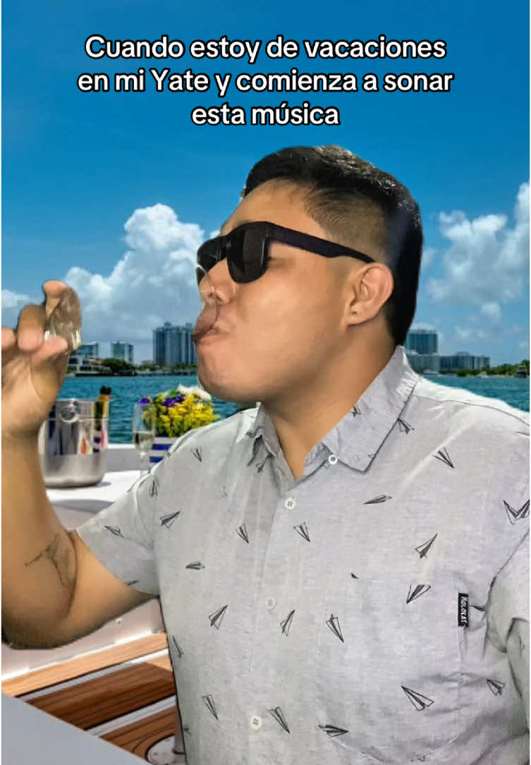 Uno no puede viajar tranquilo 🥲  #humor #parodia #sketch #comedia #risas 