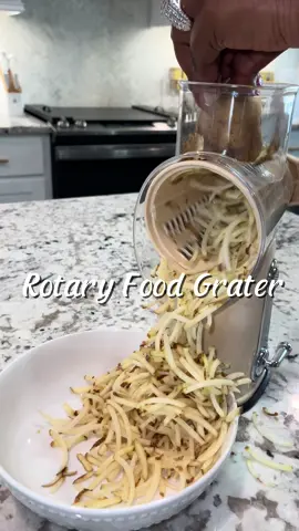 I’ve been using this rotary grater weekly. I love it so much, I bought a few to gift to others! Pre-shredded cheese has a white coating on it, that’s one of the reasons it doesn’t melt as good as freshly shredded. Shred celery, potatoes, cucumbers…you name it, this grater will do the job. @SUSTEAS #kitchenmusthaves #susteas #freshfood #cheese 