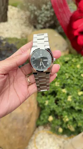 Outfit đi chơi mùa hè k thể thiếu 1 em đồng hồ chống nước tốt