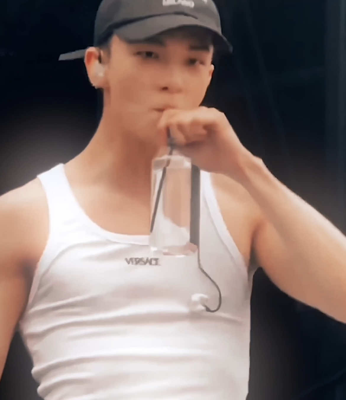 #HYUNJIN repostando pq não aceito que um vídeo do hyunjin carequinha tsudo no brasil flope!!! | (btw isso eh um comeback oi #foryou #skz #hyunjinedit #straykids #funkedit #m1nhology #edits 