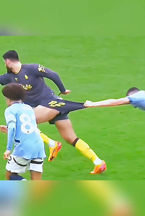 Some funny football moments #football #funny #funnyvideos 