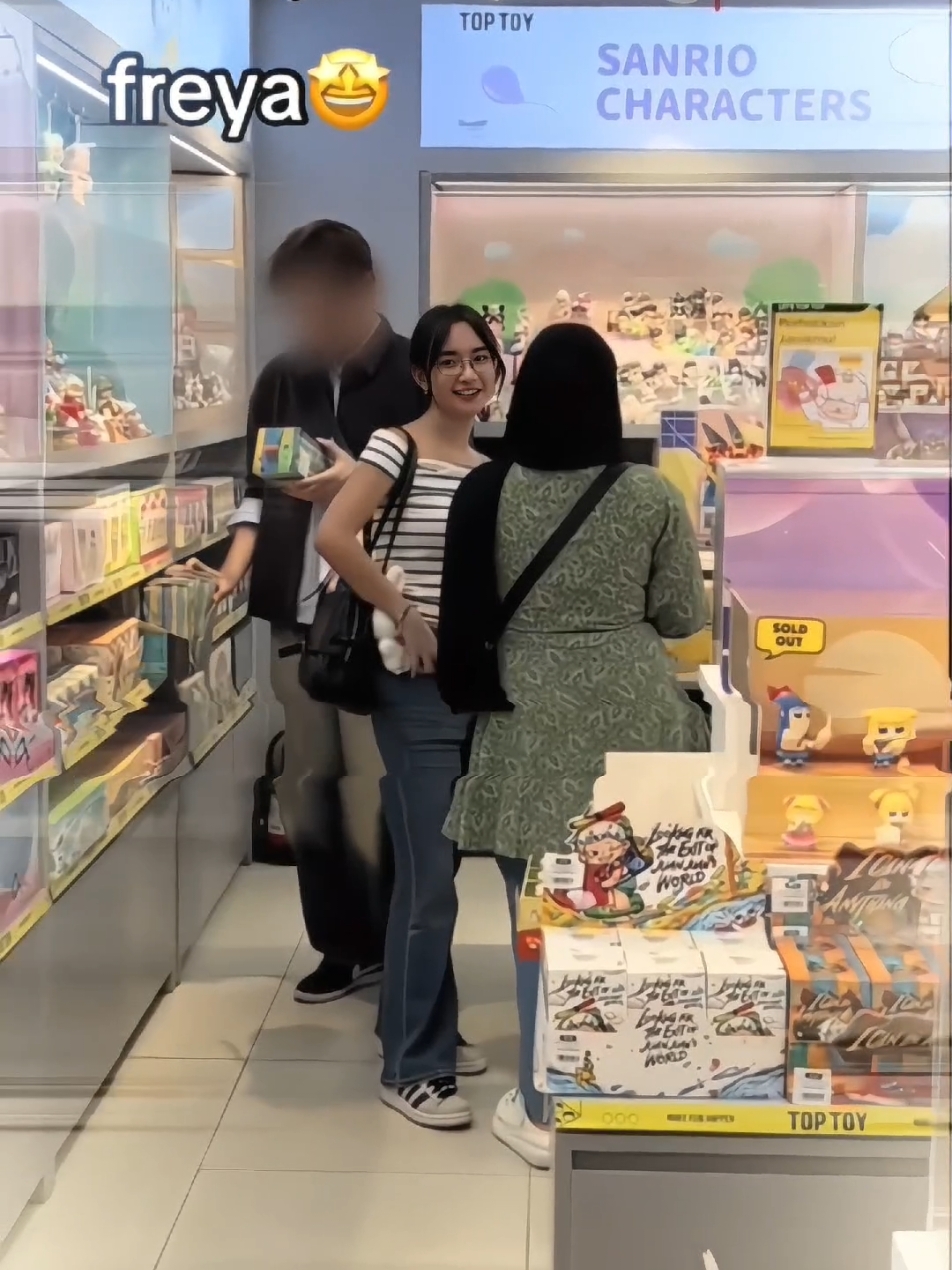 lah freya🤣...  #freyajkt48 #freya #jkt48 #7vacant #fypシ #tiktokpelitgpernahfyp 
