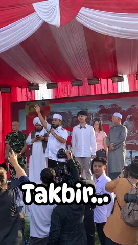 Takbir..... Gubernur Bengkulu Helmi Hasan bersama Forkopimda dan Willie Salim di panggung acara. @WILLIE SALIM  @VILMEI✨ @VILMEI✨ 