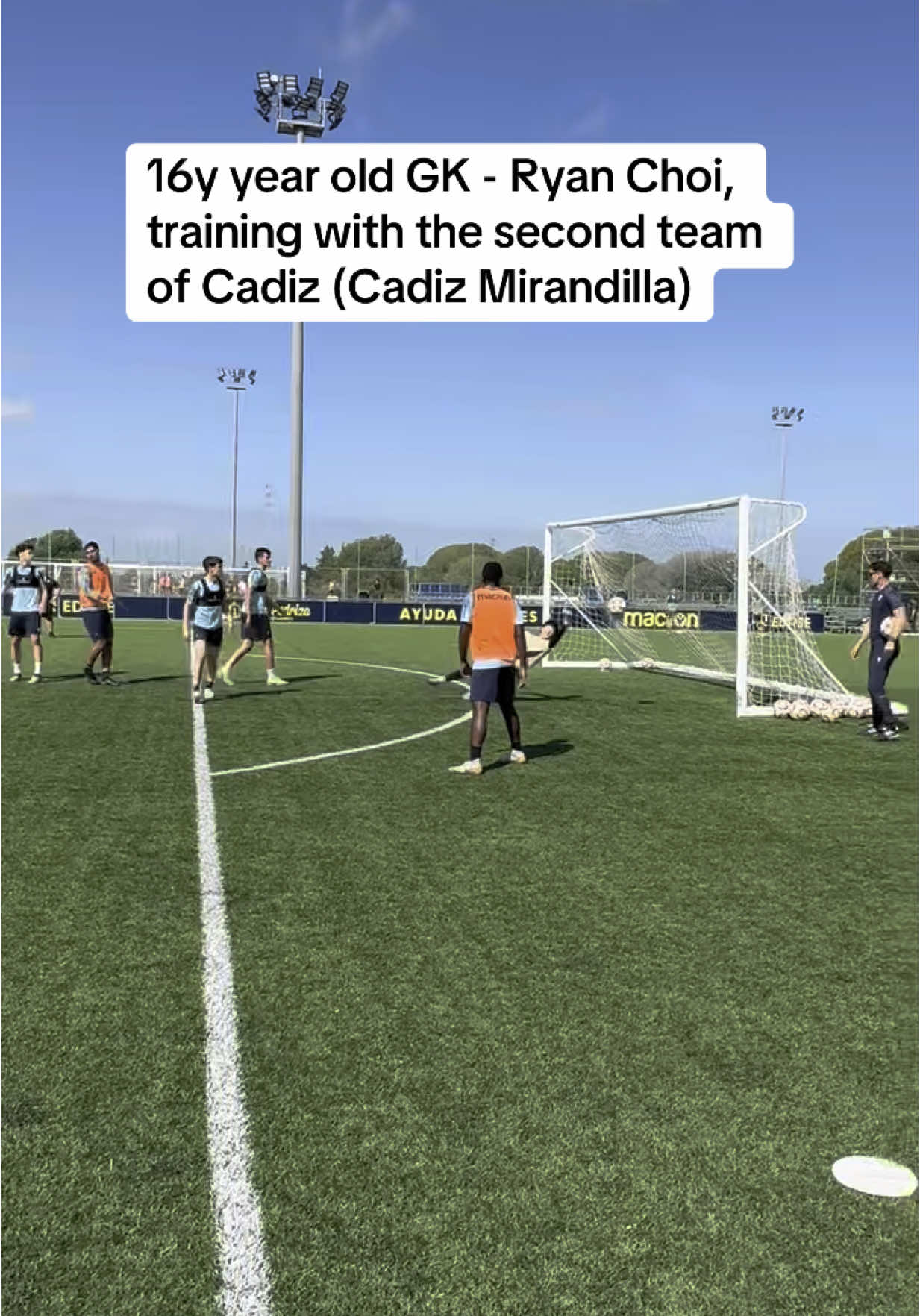 16y year old goalie - Ryan Choi, training with the second team of Cadiz (Cadiz Mirandilla) Use link in bio to apply to one of our ⚽️ Academy Programs #InternationalSoccerAcademy #cadizcf #cadizclubdefutbol #footballacademytiktok 