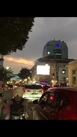bandung sore kemarin😻😻 #bandung #asiaafrikabandung #fouryoupage #fouryou 