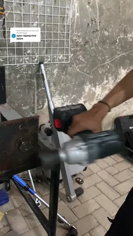 Membalas @pa kubil asal daerah bogor impact wrench apr ap33proZ impact jumbo seharga impact standart torsi 1800 nm  #apr #impact #ap33proz #mekanik #perkakas #giveaways #tools #powertools #mekanik #viralvideo #truck #sopirtruck #baut #impactwrench #perkakas #fyp #prabowo #viral #impactwrench 