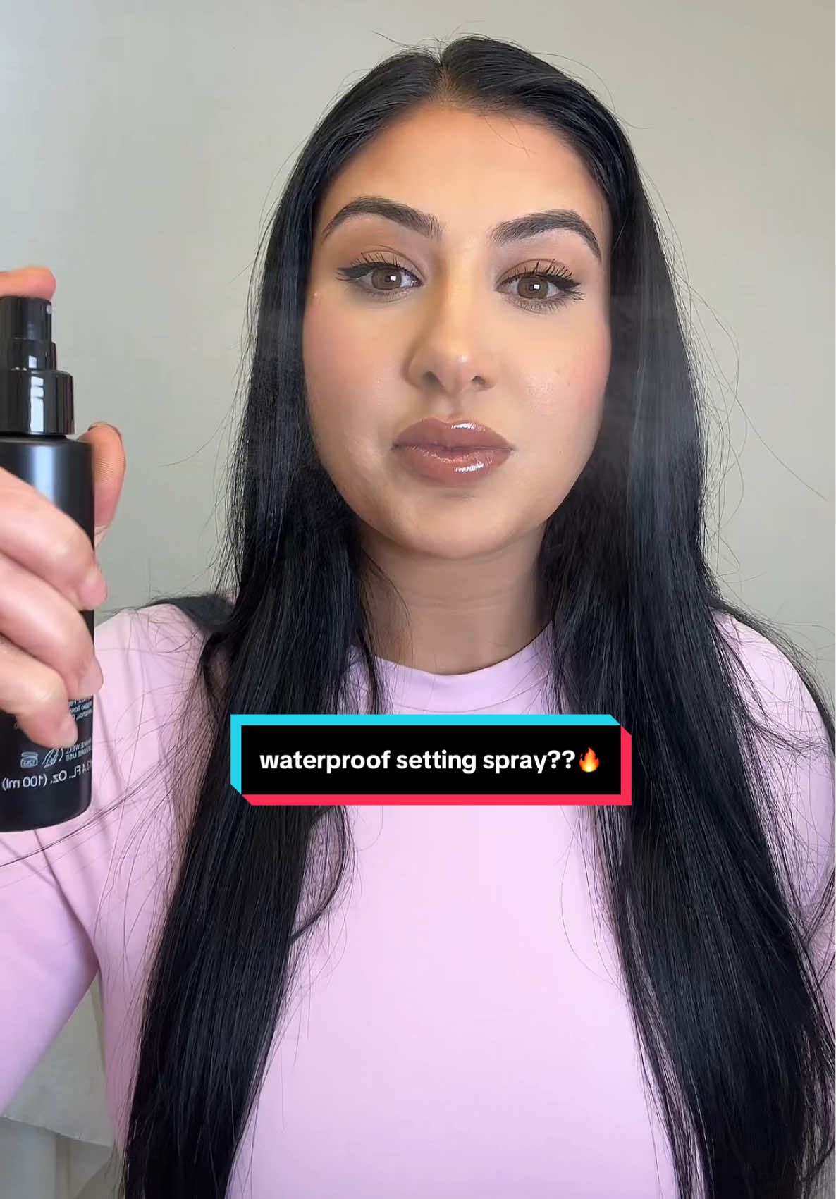 the only setting spray you will need for the summer!🔥🔥 @carslan_us #carslan #waterproofmakeup #mua #makeupreview #settingspray #carslansettingspray #carslanus #waterproofsettingspray #makeup