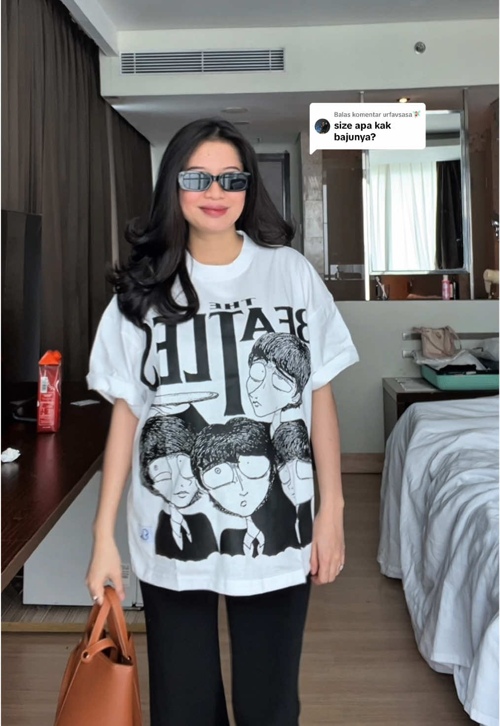 Membalas @urfavsasa🧚🏻‍♀️ ini aku pakai ukuran XL yaah.. aku spill lg karna emang cakeeup #kaos #kaosviral #kaosoversize 