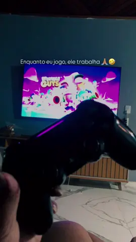 É professor…. Levando trabalho p casa 😂