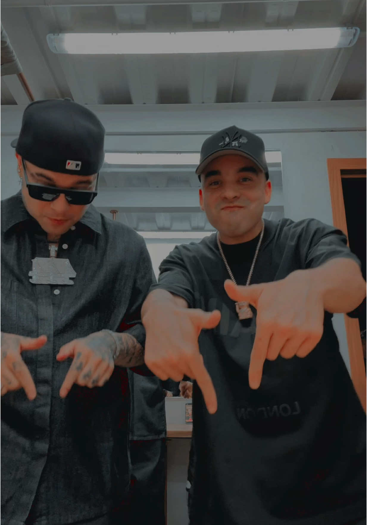 El que te gusta y el que deseas juntos bebe 🤭🤣🙋🏻‍♂️😘