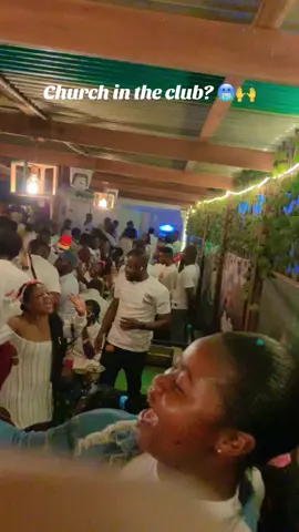 We turn the club to church 🥶🔥🔥🤩 #gospel #ghanatiktok🇬🇭 #club #ghana #fyp #zuva