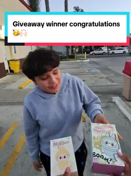 Winner to giveaway has got his Labubu 🤝🙌🏻 #giveaways #labubu #fyppppppppppppppppppppppp #labubuthemonsters #labubuhaveaseat #offerup #pov #meetups #shopping #viral #thankyou #fyp #metarayban 