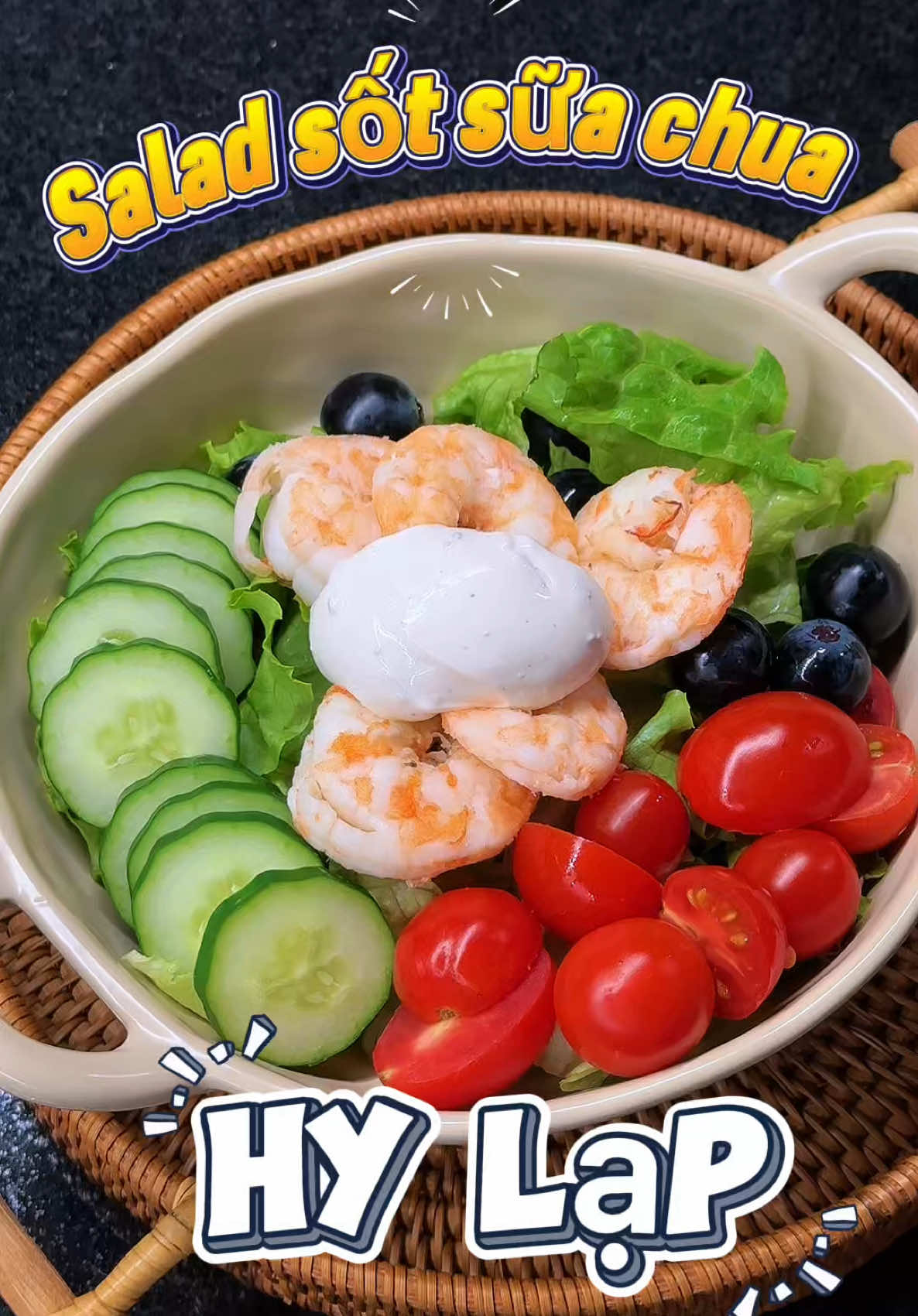 Công thức sốt sữa chua Hy Lạp healthy ăn salad ngon đỉnh mà nhanh gọn lẹ nhất của mình. Mn thử nhé ăn nhẹ bụng, ít calo thay sốt salad công nghiệp 🥰🥰🥰 #hangchani #healthylife #healthy #healthyfood #xuhuong #trending #viral #suachuahylap #sotsaladsuachua #sotsaladsuachuahylap #salad #saladrecipe #saladhealthy 