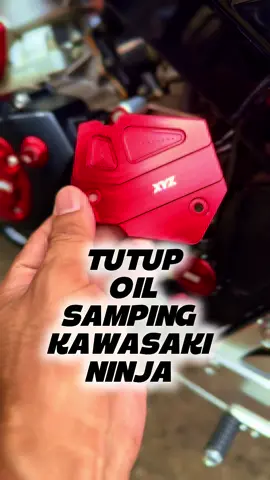 Bismillah  “Tutup pompa oil bawaan biasanya udah kusam, berkarat, dan bikin mesin keliatan usang. Solusinya? Ganti ke XYZ Tutup Pompa Oil Full CNC! #tutup #pompa #oil #samping #kawasaki #ninja 