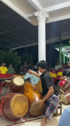 phos kia e Mak pola fyp😂 @Semut merah Percussion #musiktongtong#sultankendang#fyp_tradisi_madureh#madurapride 