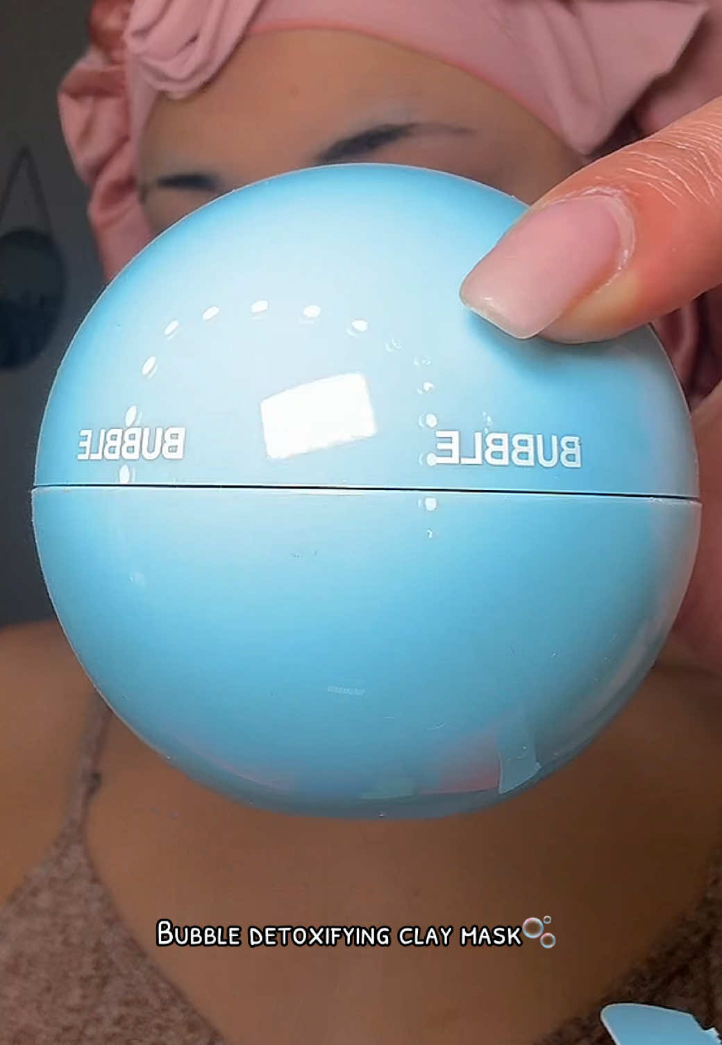 Loveee itt!! Purify and refresh with Bubble’s Detoxifying Mask🫧✨ •Vitamin E Antioxidant that protect against environmental stressors, and restore skin cell health. •Montmorillonite Mineral-rich clay to absorb impurities and deep clean. •Azelaic Acid An exfoliator that clears skin imperfections. #fyp #skincare #claymask #skincaretiktok #detoxmask #springsale #foru #bubble #skintok #bubbleskincare #vitamine #facemask #bubbleskincareroutine 