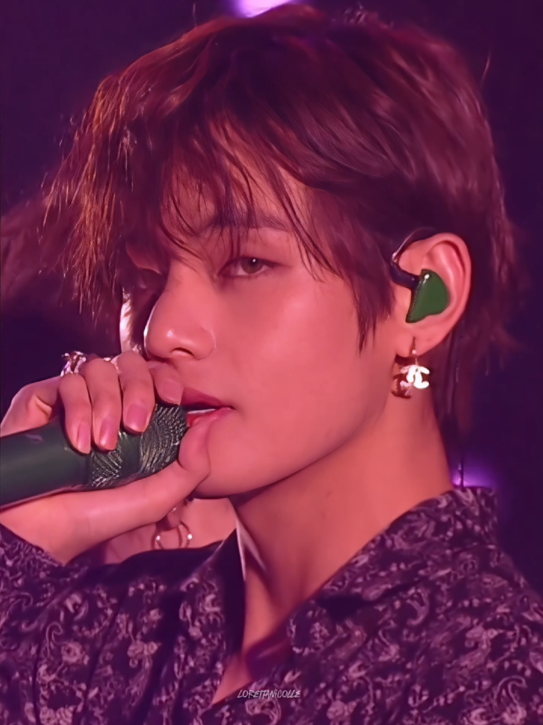I'm obsessed with Taeyung's moves and stare🤩 #taehyung #btsv #kimtaehyung #taehyungedit 