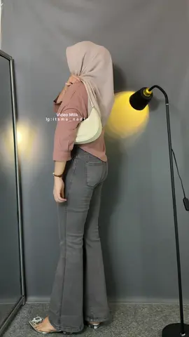 Rekomendasi kemeja crop rayon #kemeja #kemejacrop #kemejawanita #outfitidea 