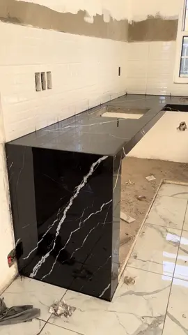 Barra , cosina ✨ terminada #trabajo#azulejos #piso.