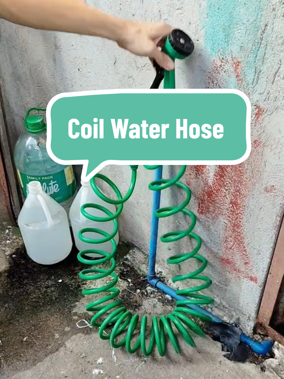 Mas maganda itong coil watering hose kesa sa nakasa sa nakasanayang hose #coilhose #waterhose #gardenhose 