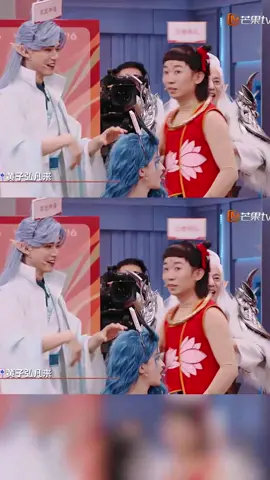 #GongJun's elimination triggered a chain reaction, #ZhangYanqi #HuangZihongfan #YangDi were eliminated one after another. Watch now ➡ https://d.mgtv.com/zD-Q #龔俊 因為笑出聲出局，結果觸發連鎖效應，#張顏齊 #黃子弘凡 #楊迪 接連中招，拿下四殺！完整版观看请前往：https://d.mgtv.com/zD-Q #你好星期六 #HelloSaturday #Hi6 #fun #funny #reels