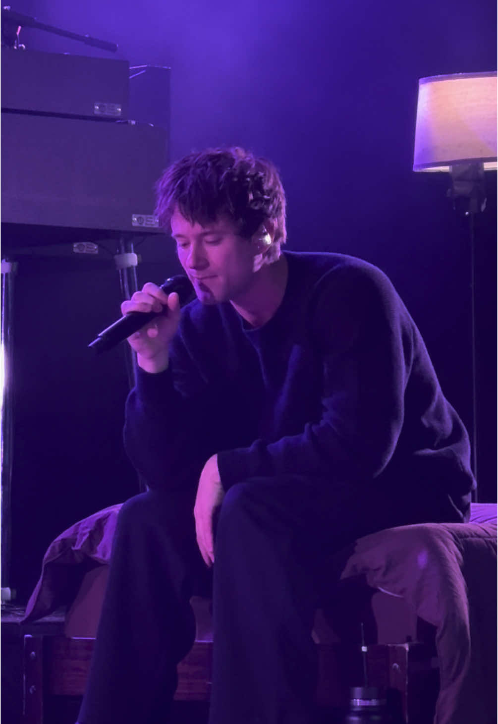 “Different Kind of Beautiful”- Helsinki #kulttuuritalo @AlecBenjamin 🩶 #alecbenjamin #12notes #12notestour #suomi #helsinki #concerts #livemusic 