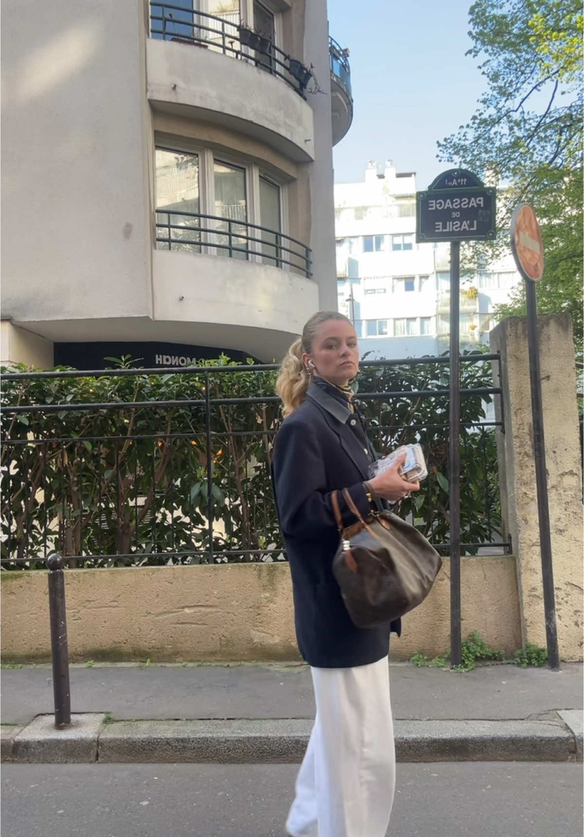 J’AI ACHETÉ DES GÂTEAUX DU COUP J’ÉTAIS DÉCONCENTRÉE #foryou #TikTokFashion #mode #outfit #fy #OOTD 