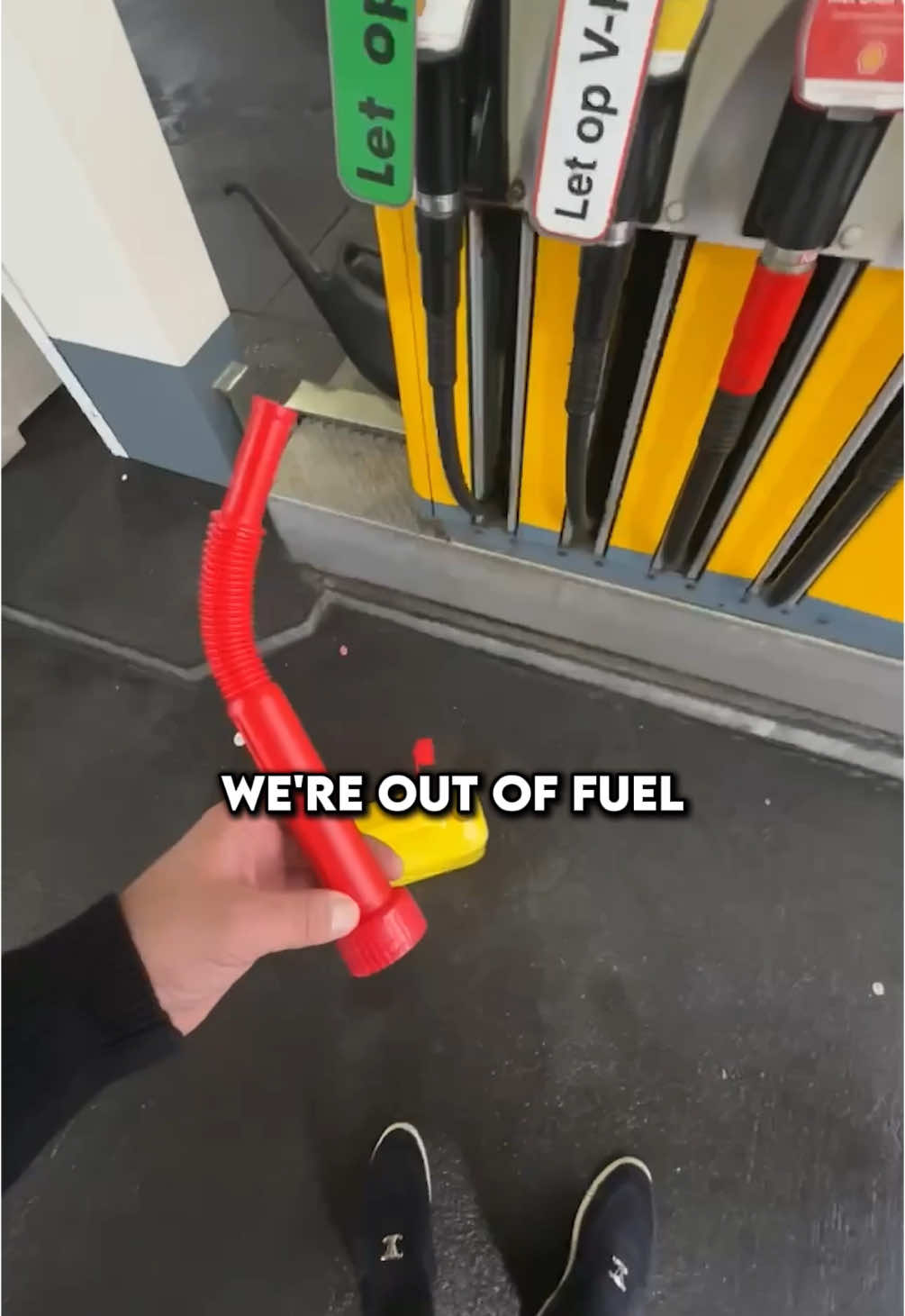 Benzin bitti🫣 I ran out of gas🫣 #mercedes #mercedesbenz #driver #benzine #gas #empty #mrfast19 